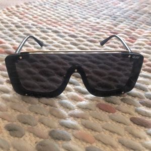 Quay - Sporty Oversized Black Sunnies